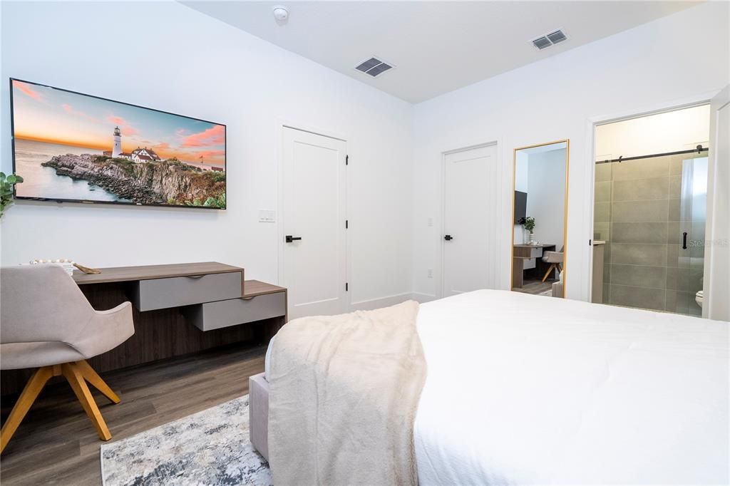 For Sale: $595,000 (5 beds, 4 baths, 2133 Square Feet)