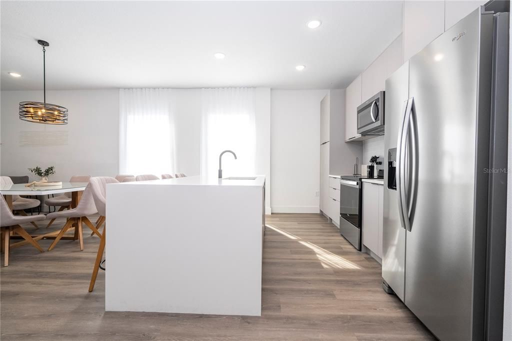 For Sale: $595,000 (5 beds, 4 baths, 2133 Square Feet)