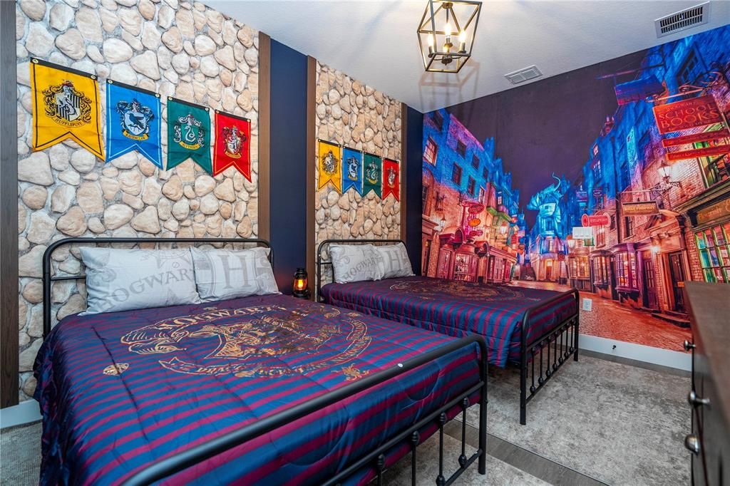 For Sale: $595,000 (5 beds, 4 baths, 2133 Square Feet)