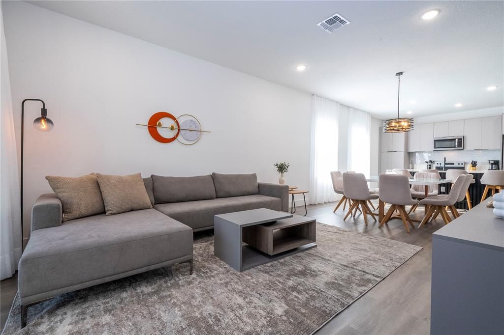 For Sale: $595,000 (5 beds, 4 baths, 2133 Square Feet)