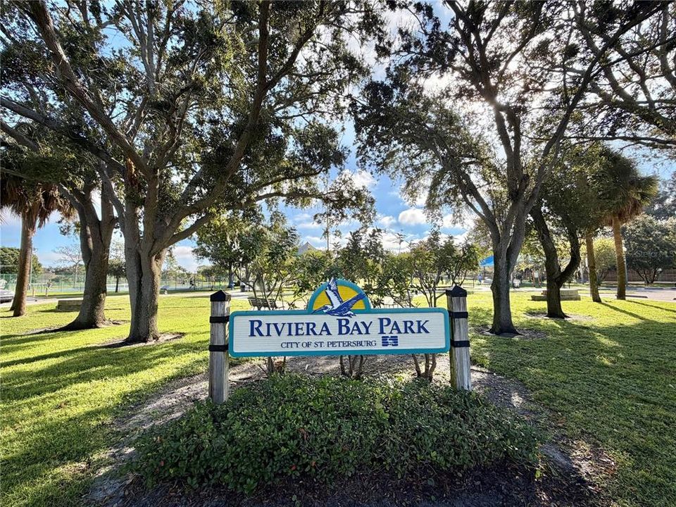 合同活跃: $1,175,000 (3 贝兹, 2 浴室, 2544 平方英尺)