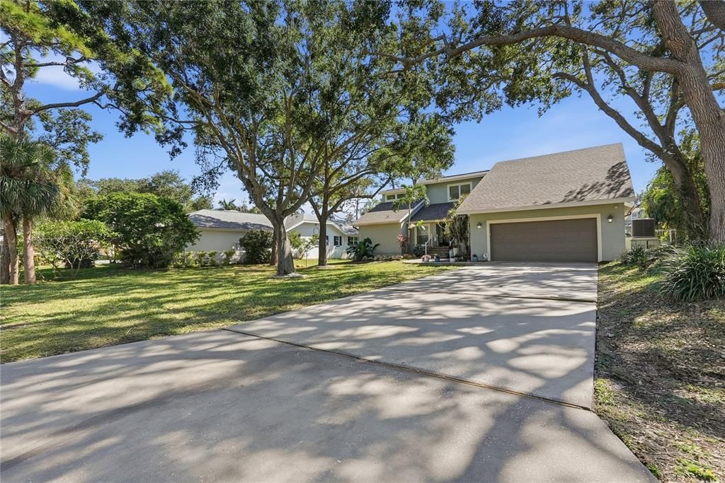 合同活跃: $1,175,000 (3 贝兹, 2 浴室, 2544 平方英尺)