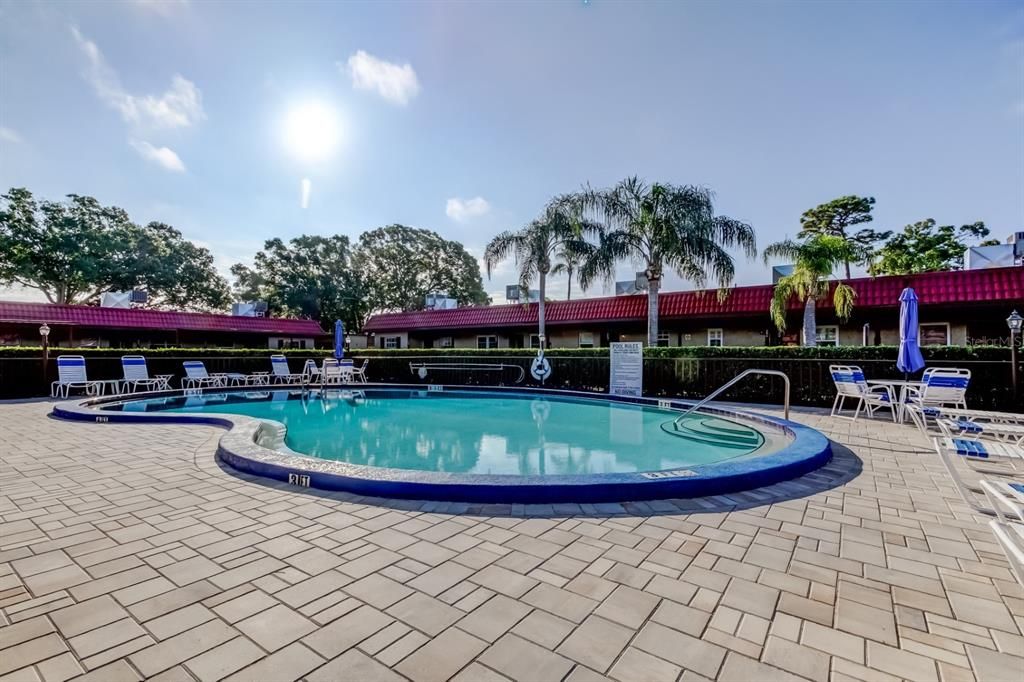 For Sale: $185,000 (2 beds, 2 baths, 945 Square Feet)