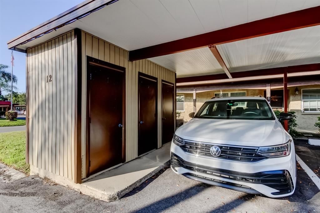 For Sale: $185,000 (2 beds, 2 baths, 945 Square Feet)