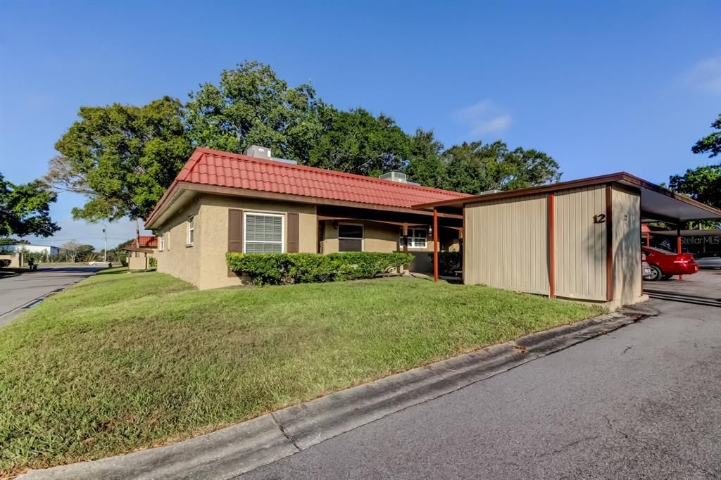 For Sale: $185,000 (2 beds, 2 baths, 945 Square Feet)