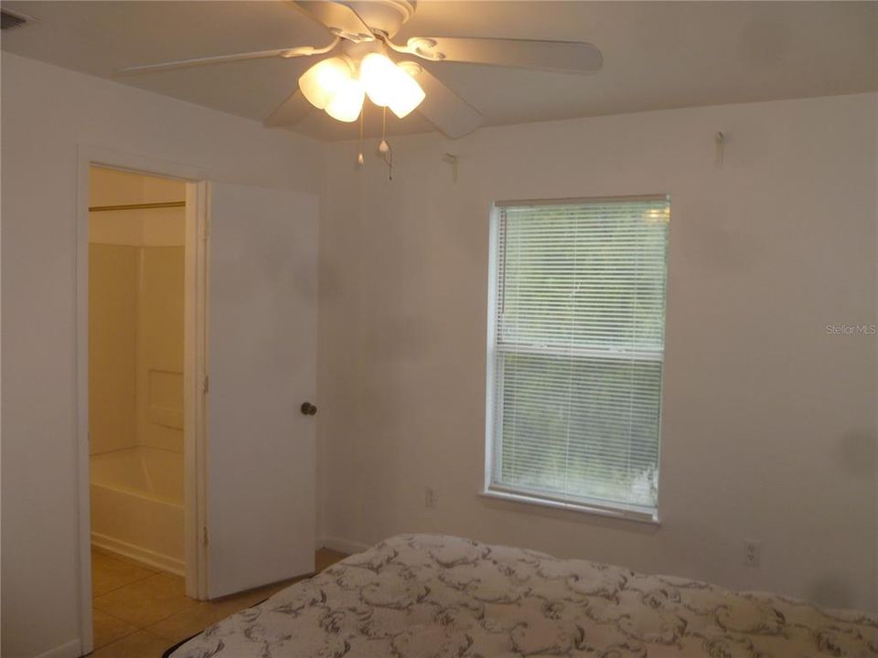 For Sale: $197,000 (4 beds, 4 baths, 1225 Square Feet)