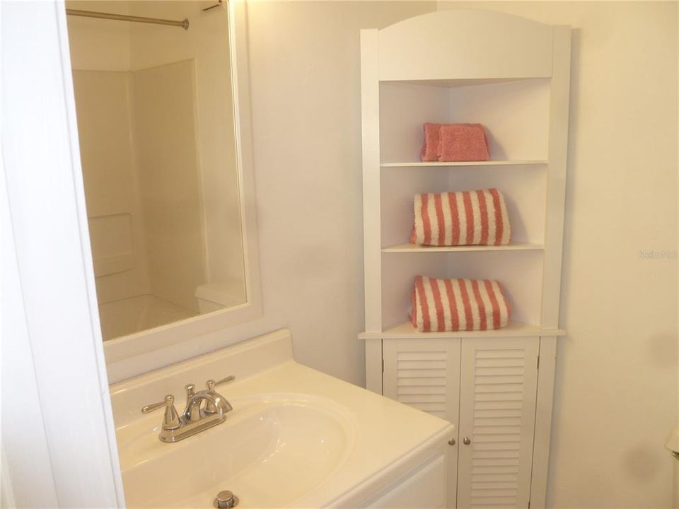 For Sale: $197,000 (4 beds, 4 baths, 1225 Square Feet)