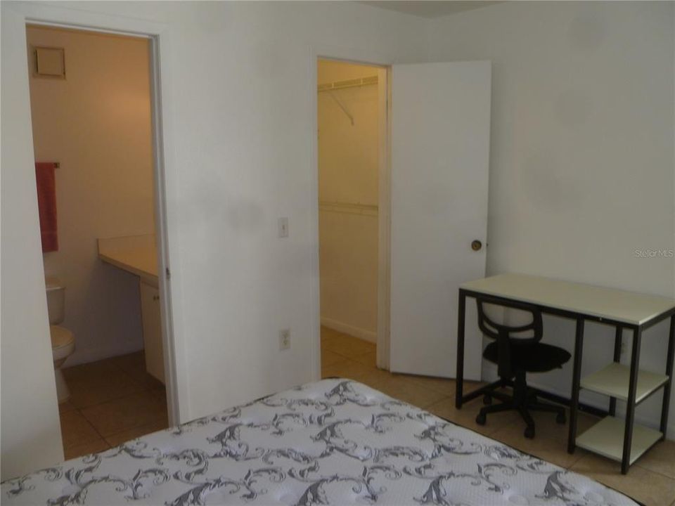 For Sale: $197,000 (4 beds, 4 baths, 1225 Square Feet)