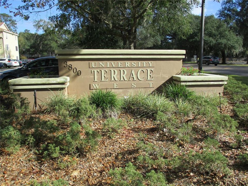 For Sale: $197,000 (4 beds, 4 baths, 1225 Square Feet)