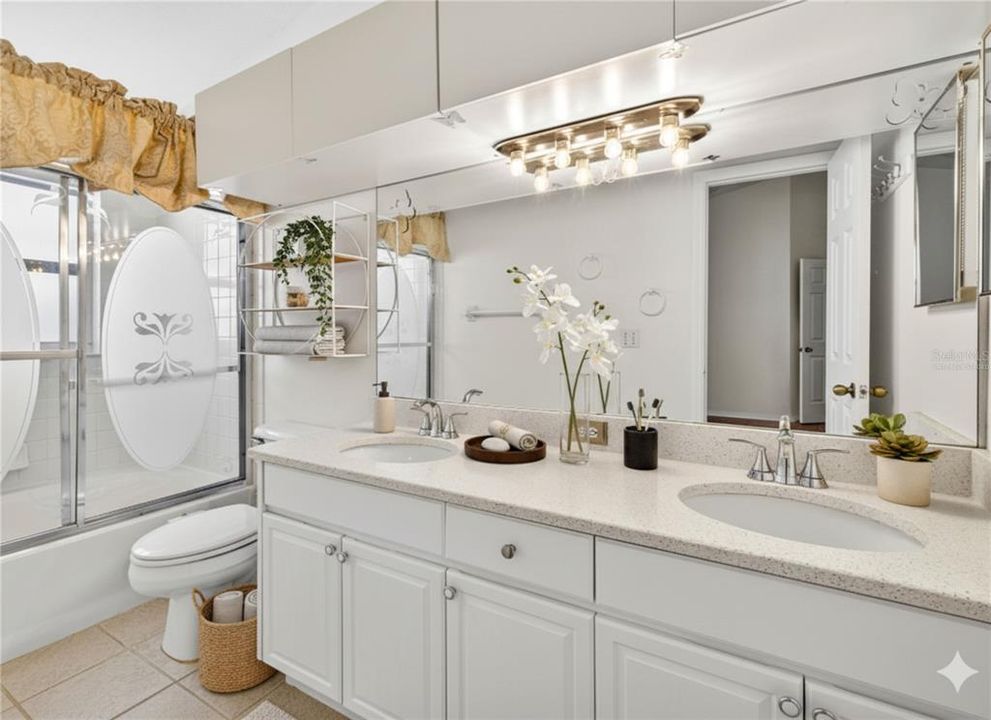 合同活跃: $375,000 (3 贝兹, 2 浴室, 1516 平方英尺)