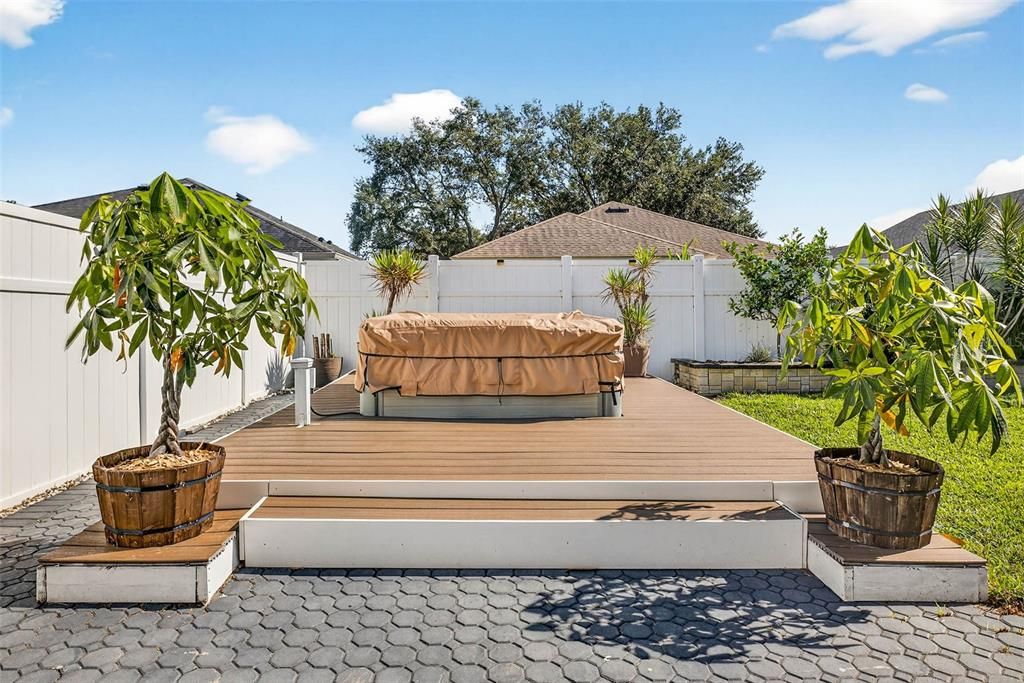 合同活跃: $375,000 (3 贝兹, 2 浴室, 1516 平方英尺)