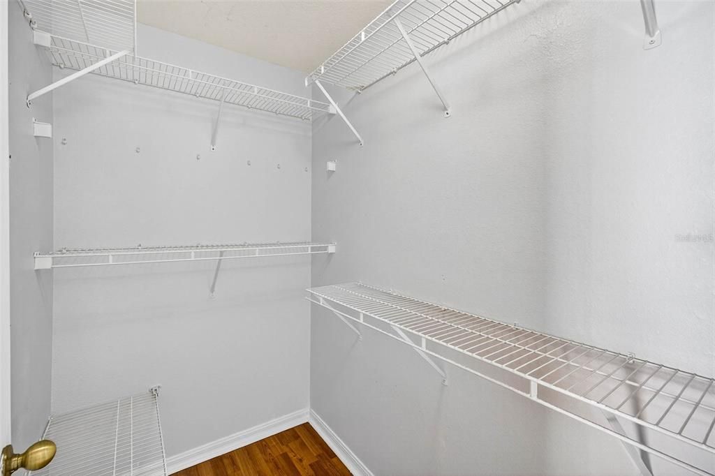 合同活跃: $375,000 (3 贝兹, 2 浴室, 1516 平方英尺)