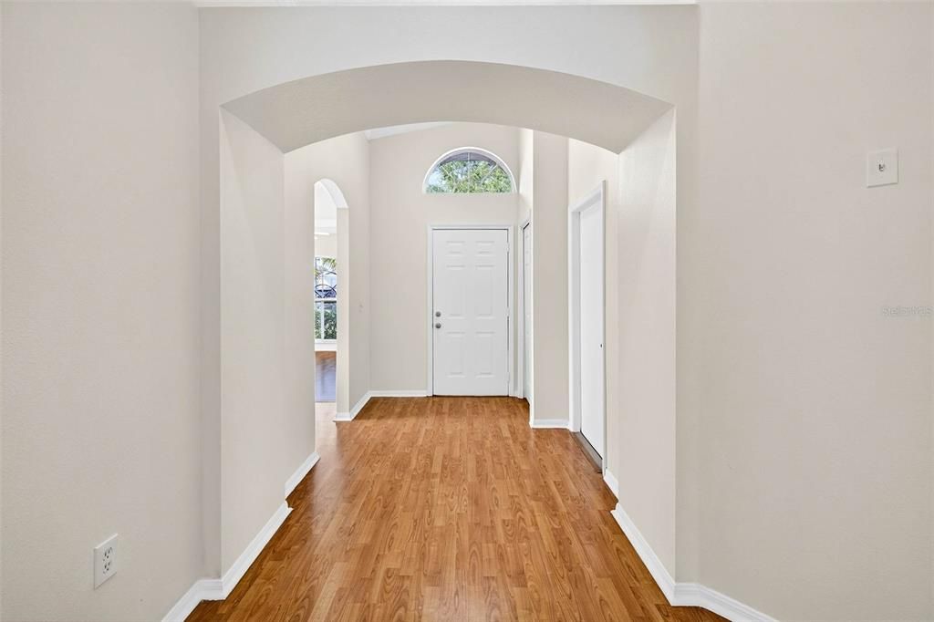 合同活跃: $375,000 (3 贝兹, 2 浴室, 1516 平方英尺)