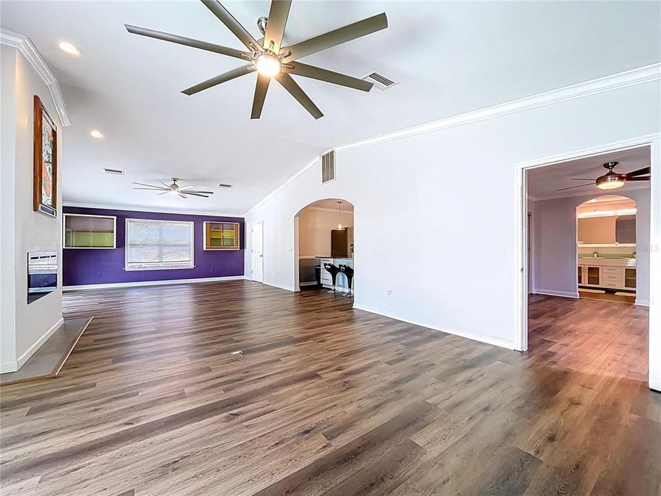 待售: $435,000 (3 贝兹, 2 浴室, 2094 平方英尺)