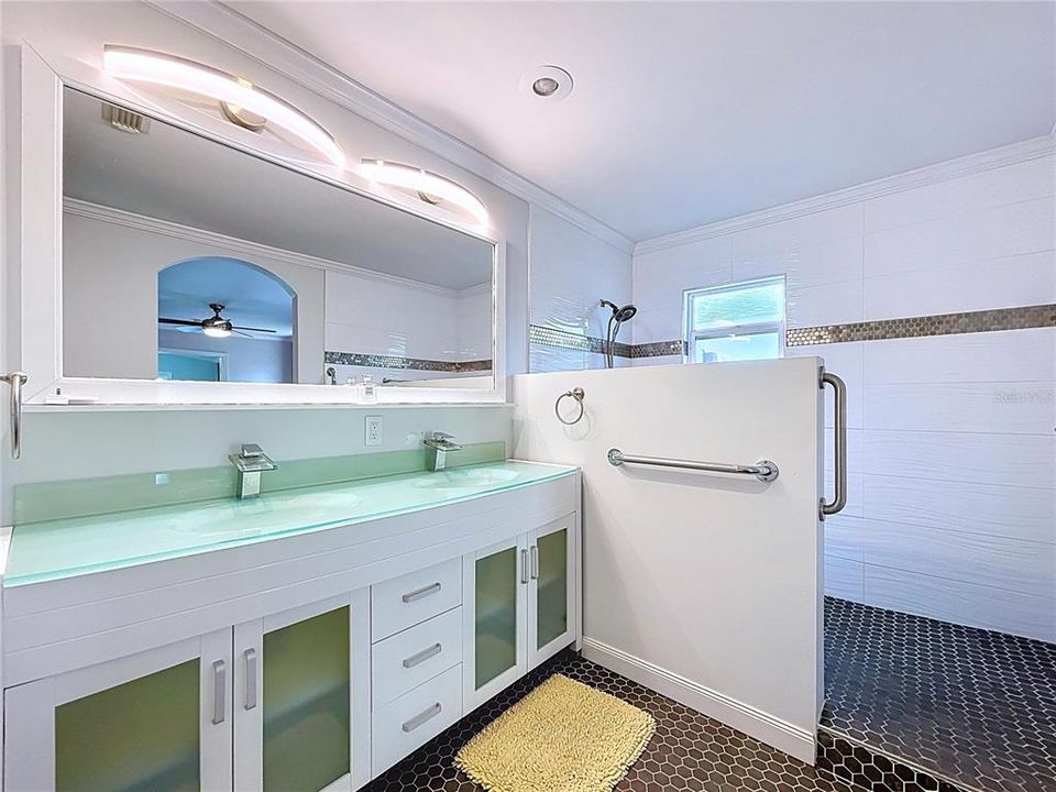 待售: $435,000 (3 贝兹, 2 浴室, 2094 平方英尺)