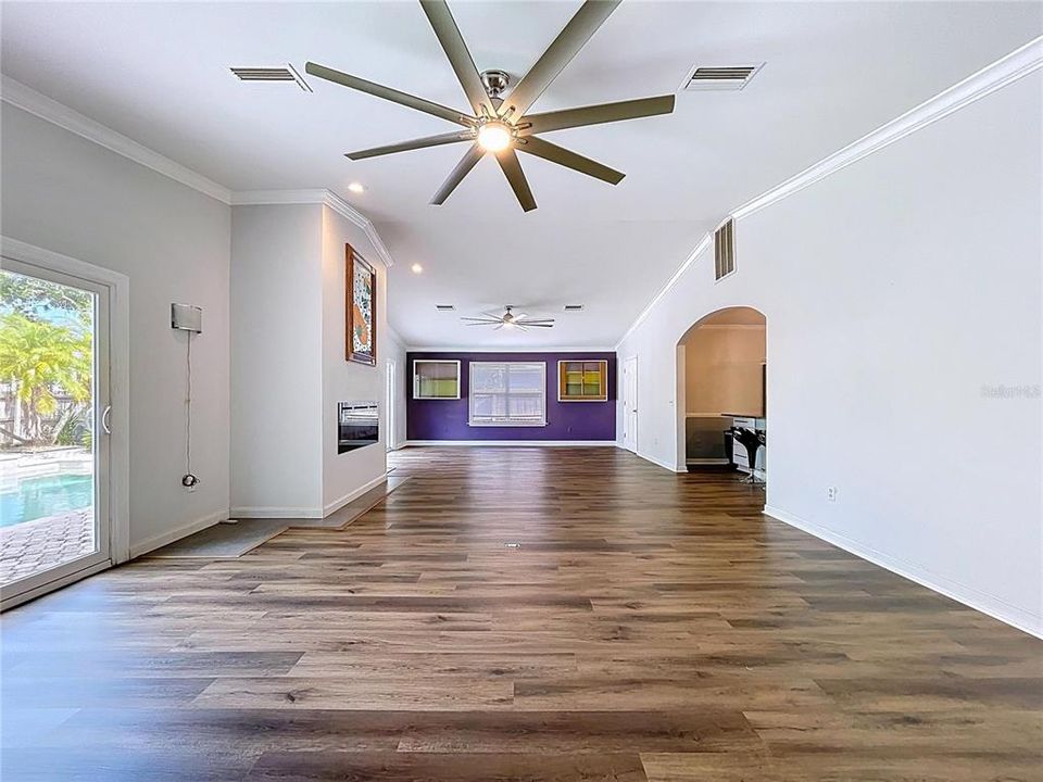 待售: $435,000 (3 贝兹, 2 浴室, 2094 平方英尺)