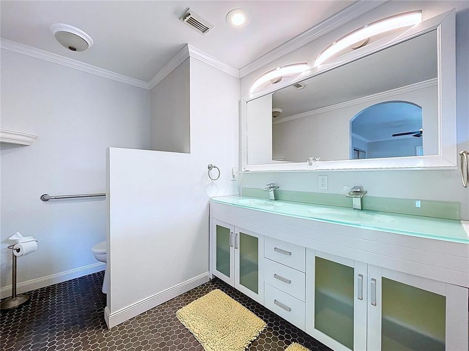 待售: $435,000 (3 贝兹, 2 浴室, 2094 平方英尺)