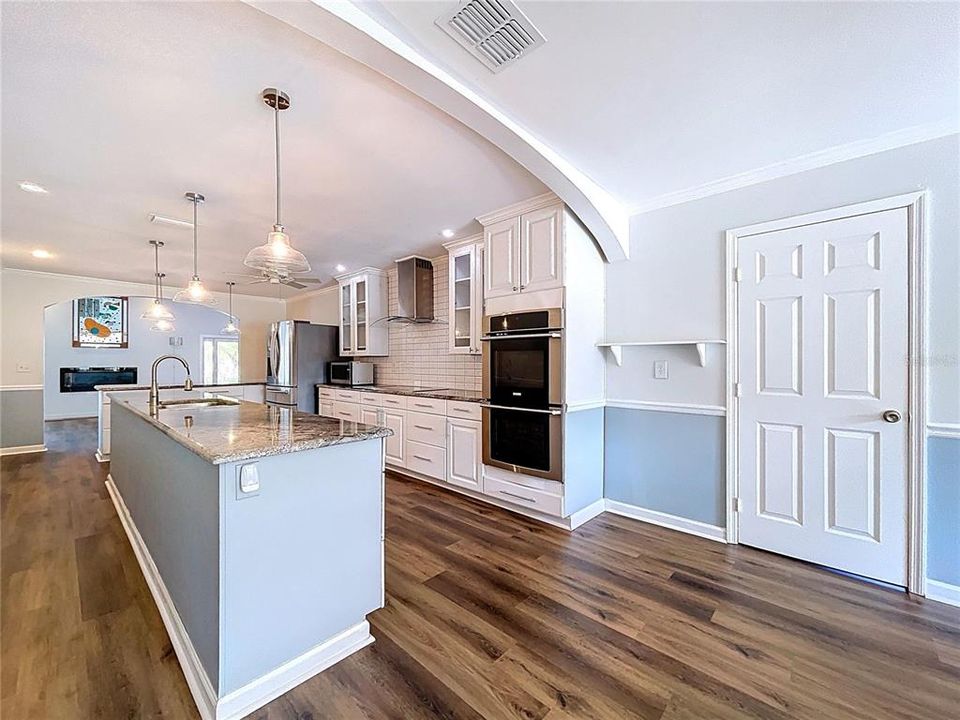 待售: $435,000 (3 贝兹, 2 浴室, 2094 平方英尺)