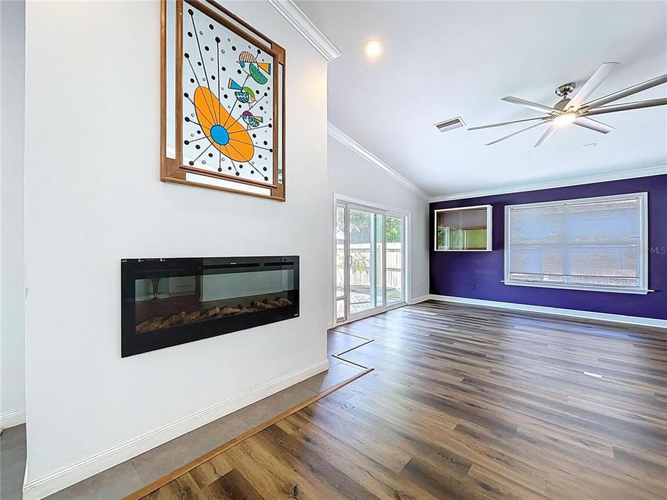 待售: $435,000 (3 贝兹, 2 浴室, 2094 平方英尺)