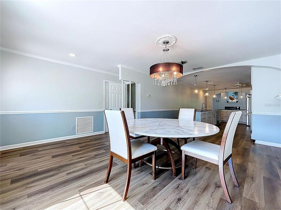 待售: $435,000 (3 贝兹, 2 浴室, 2094 平方英尺)