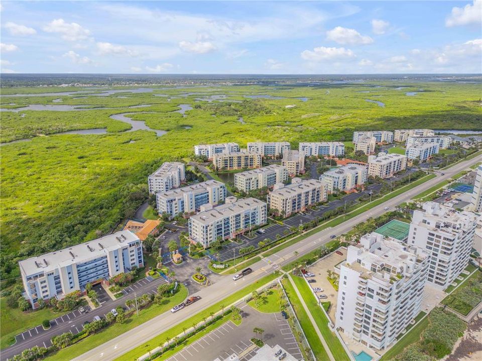 合同活跃: $719,900 (3 贝兹, 3 浴室, 2567 平方英尺)