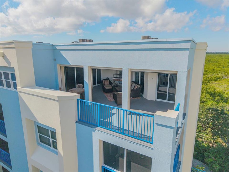 合同活跃: $719,900 (3 贝兹, 3 浴室, 2567 平方英尺)