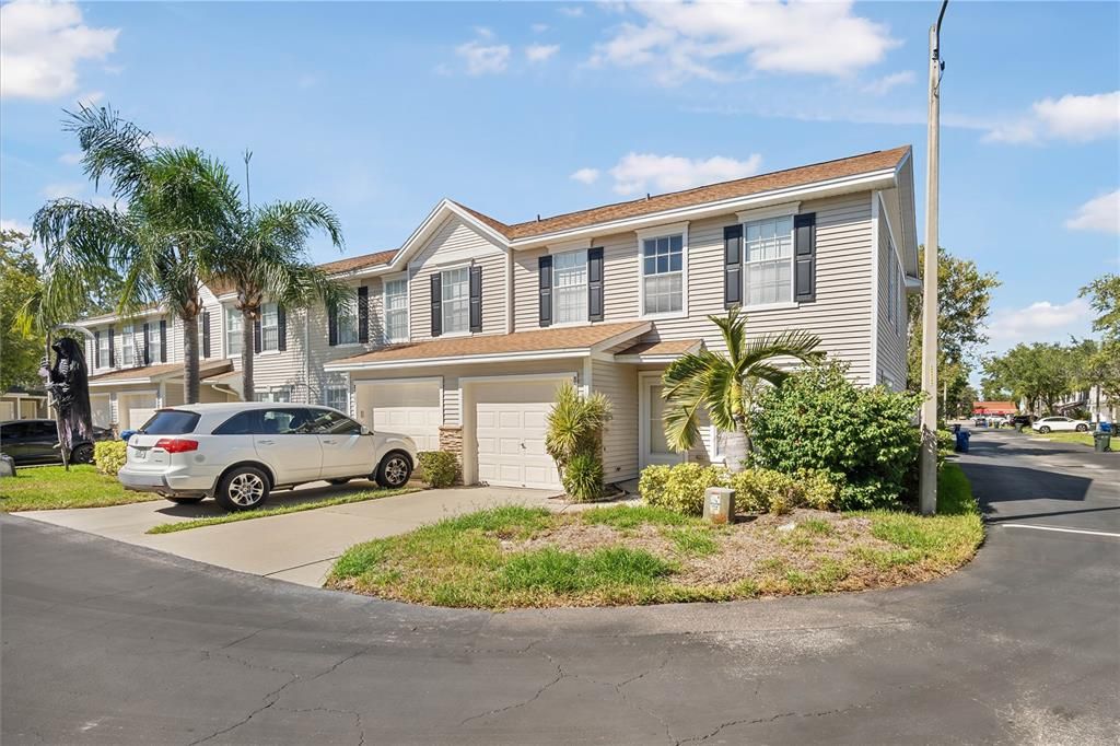 Activo con contrato: $2,025 (2 camas, 1 baños, 1271 Pies cuadrados)