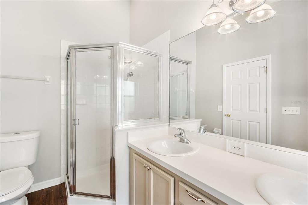 Activo con contrato: $2,025 (2 camas, 1 baños, 1271 Pies cuadrados)