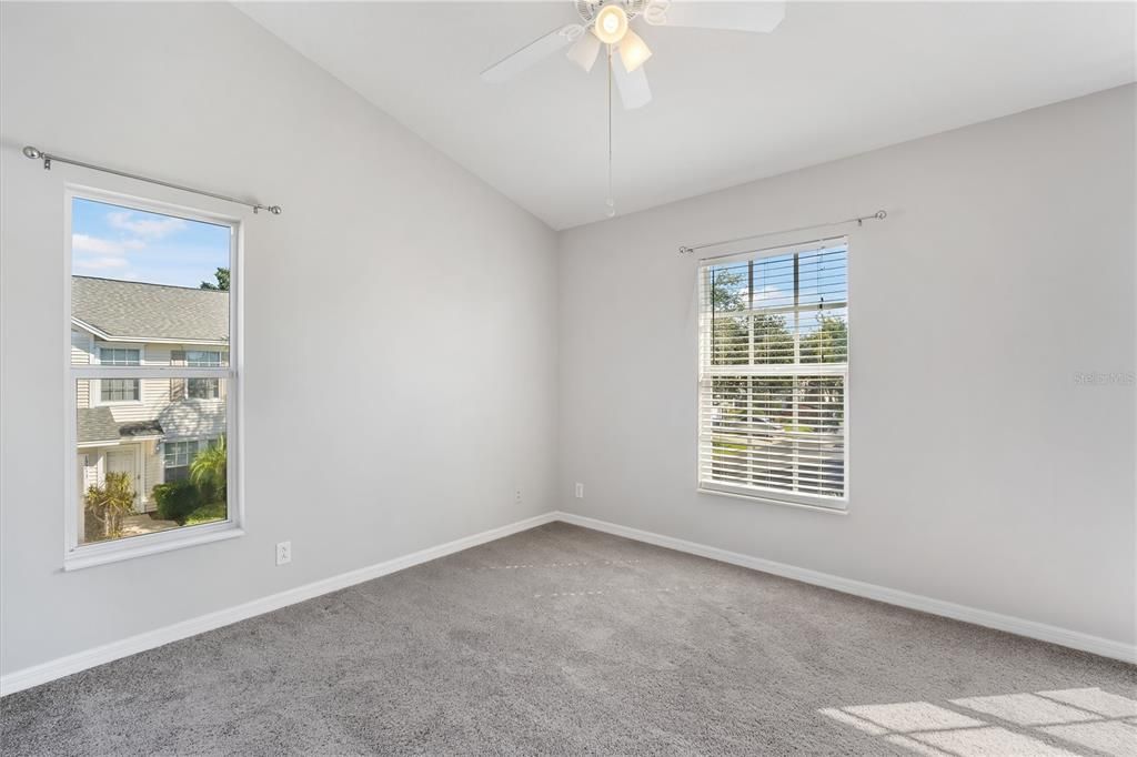 Activo con contrato: $2,025 (2 camas, 1 baños, 1271 Pies cuadrados)