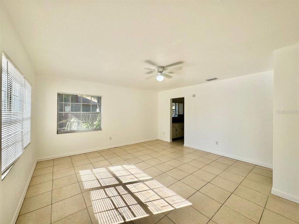 出租: $1,700 (3 贝兹, 1 浴室, 1272 平方英尺)