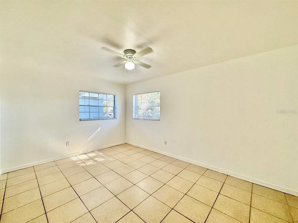 出租: $1,700 (3 贝兹, 1 浴室, 1272 平方英尺)