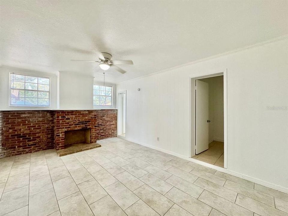 出租: $1,700 (3 贝兹, 1 浴室, 1272 平方英尺)