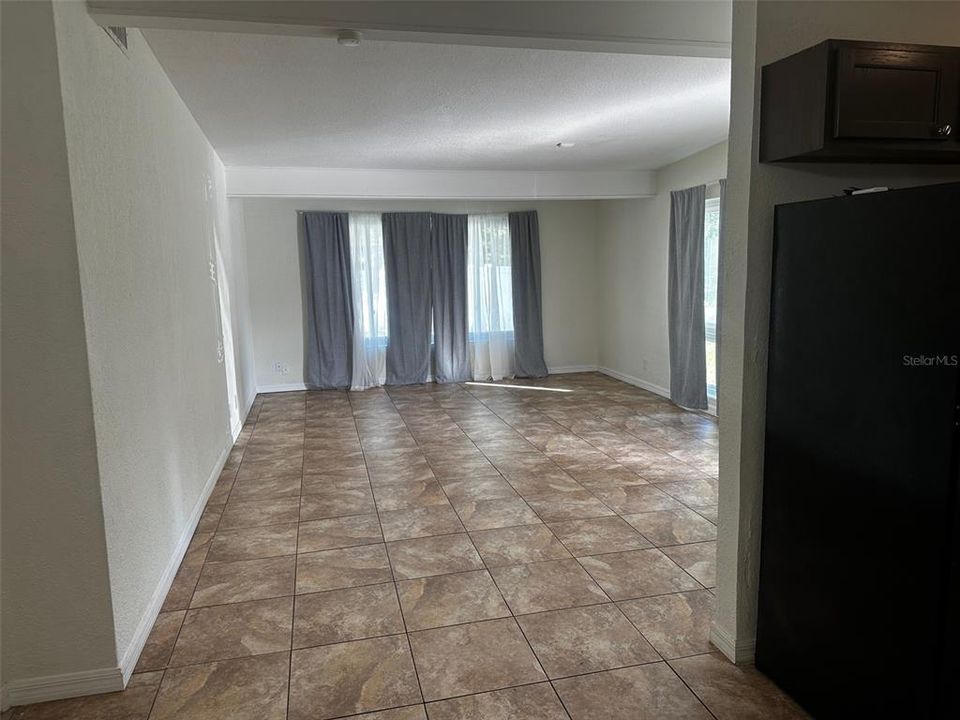 待售: $325,000 (3 贝兹, 2 浴室, 1288 平方英尺)