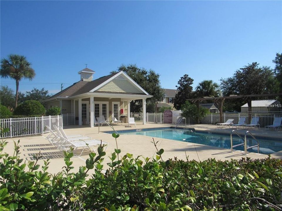 For Sale: $240,000 (4 beds, 3 baths, 1367 Square Feet)