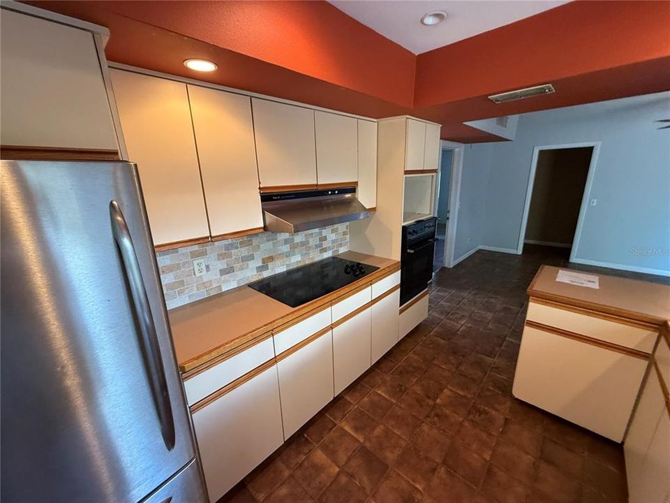 Active With Contract: $366,500 (4 beds, 2 baths, 1758 Square Feet)