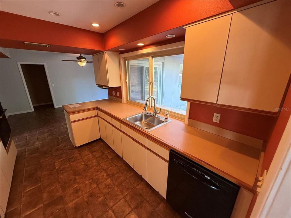 Active With Contract: $366,500 (4 beds, 2 baths, 1758 Square Feet)