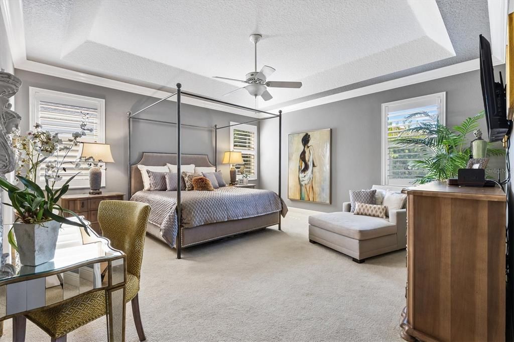 Active With Contract: $569,000 (3 beds, 2 baths, 2037 Square Feet)