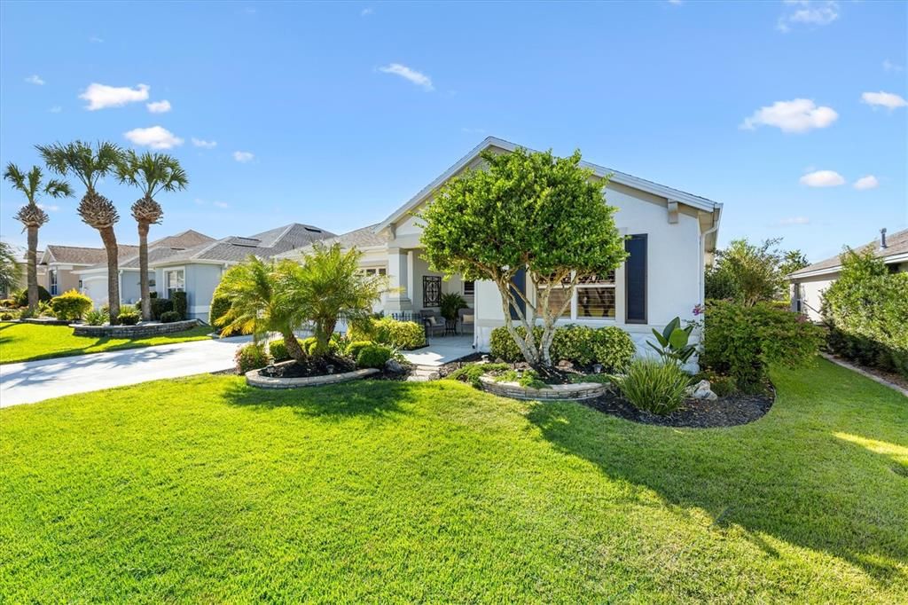 Active With Contract: $569,000 (3 beds, 2 baths, 2037 Square Feet)