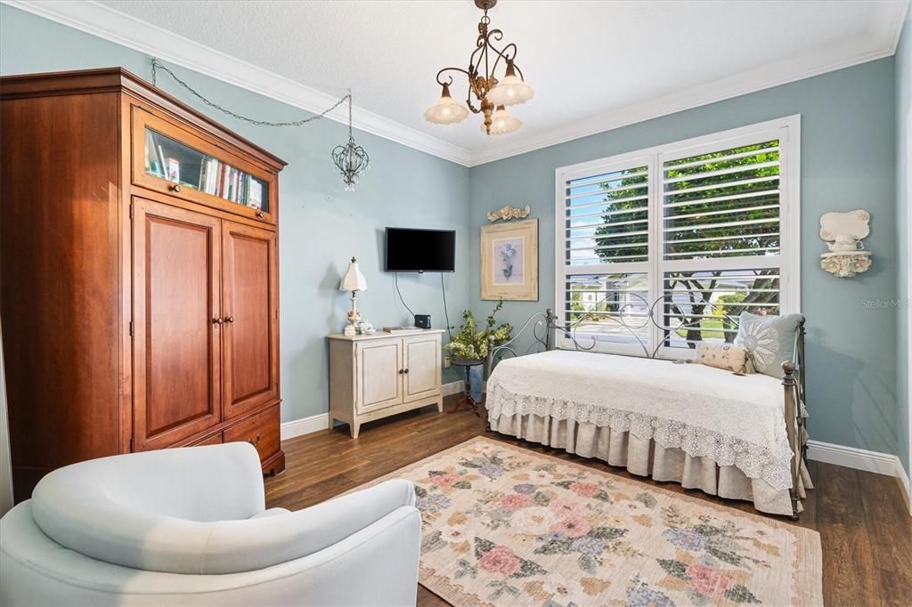 Active With Contract: $569,000 (3 beds, 2 baths, 2037 Square Feet)