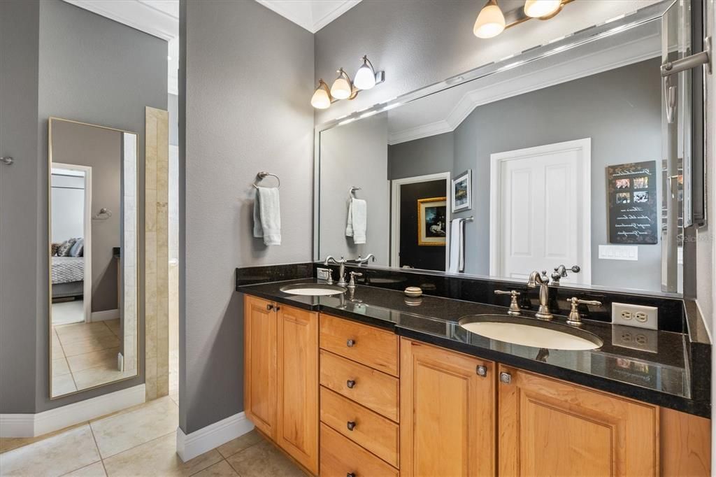 Active With Contract: $569,000 (3 beds, 2 baths, 2037 Square Feet)