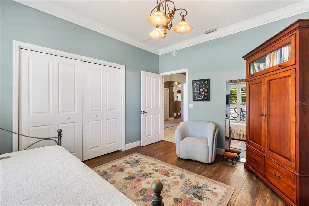 Active With Contract: $569,000 (3 beds, 2 baths, 2037 Square Feet)