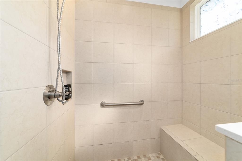 For Sale: $249,900 (2 beds, 2 baths, 1344 Square Feet)