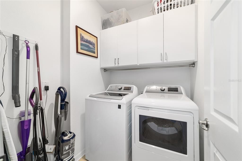 For Sale: $249,900 (2 beds, 2 baths, 1344 Square Feet)