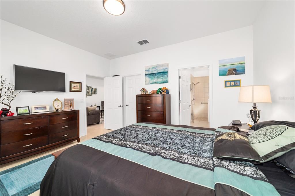 For Sale: $249,900 (2 beds, 2 baths, 1344 Square Feet)