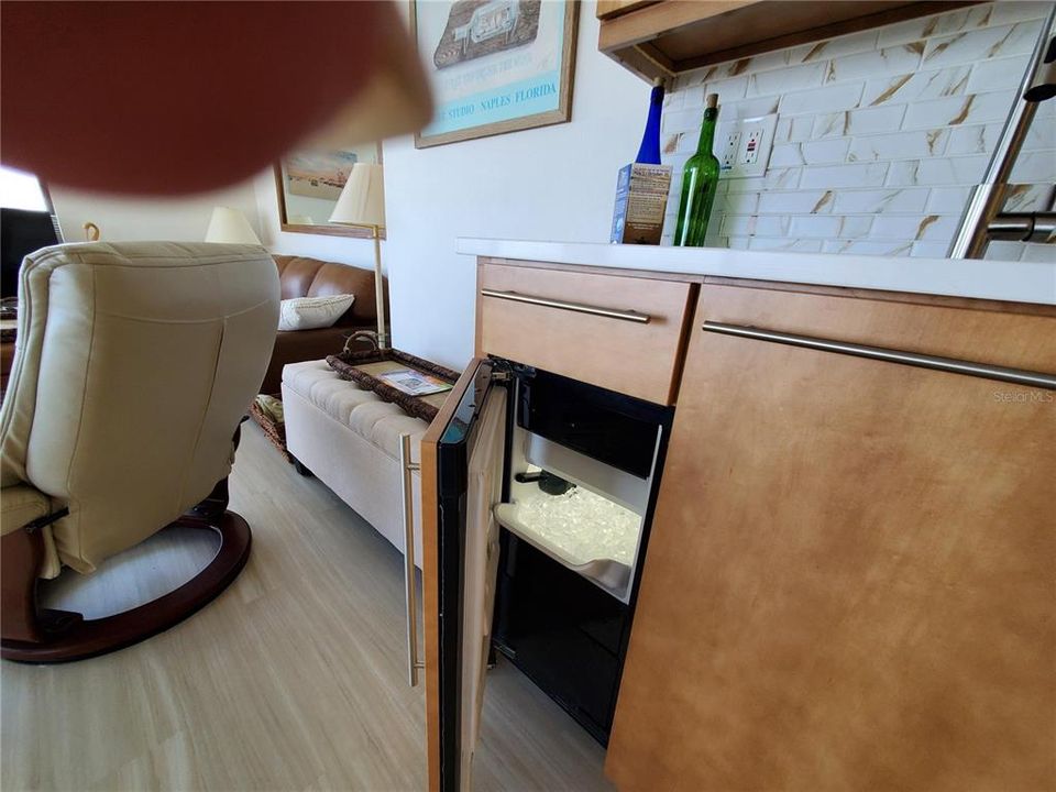 В аренду: $4,950 (2 спален, 2 ванн, 1040 Квадратных фут)