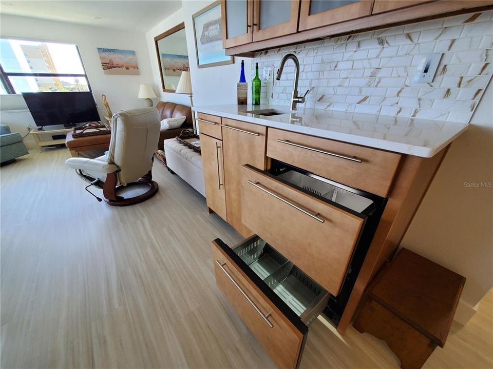 В аренду: $4,950 (2 спален, 2 ванн, 1040 Квадратных фут)