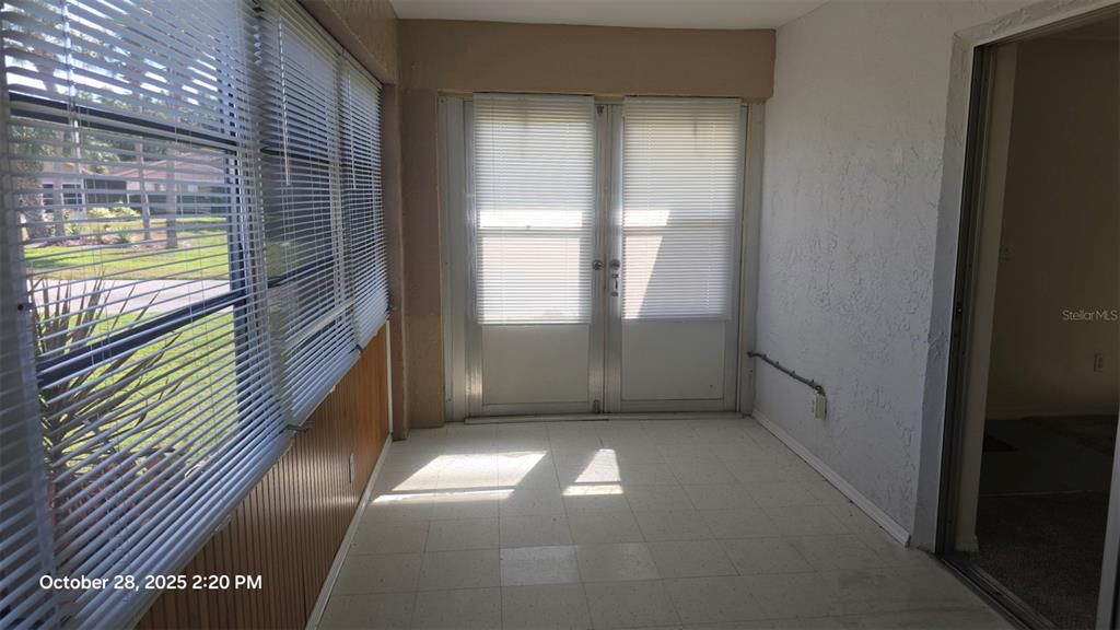 For Sale: $85,000 (1 beds, 1 baths, 800 Square Feet)