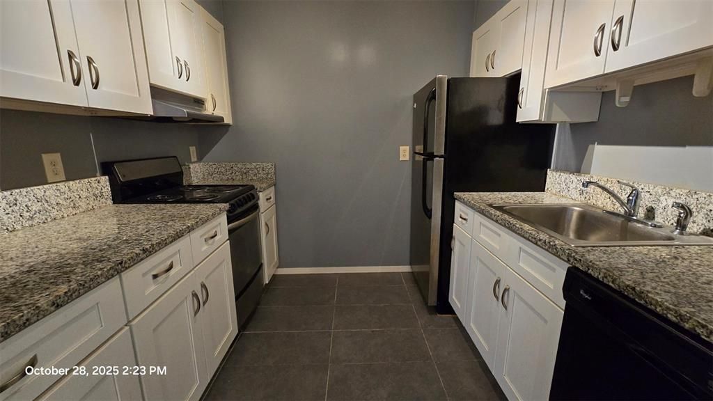 For Sale: $85,000 (1 beds, 1 baths, 800 Square Feet)