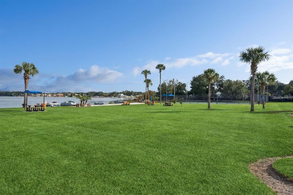 For Sale: $179,758 (1 beds, 1 baths, 730 Square Feet)