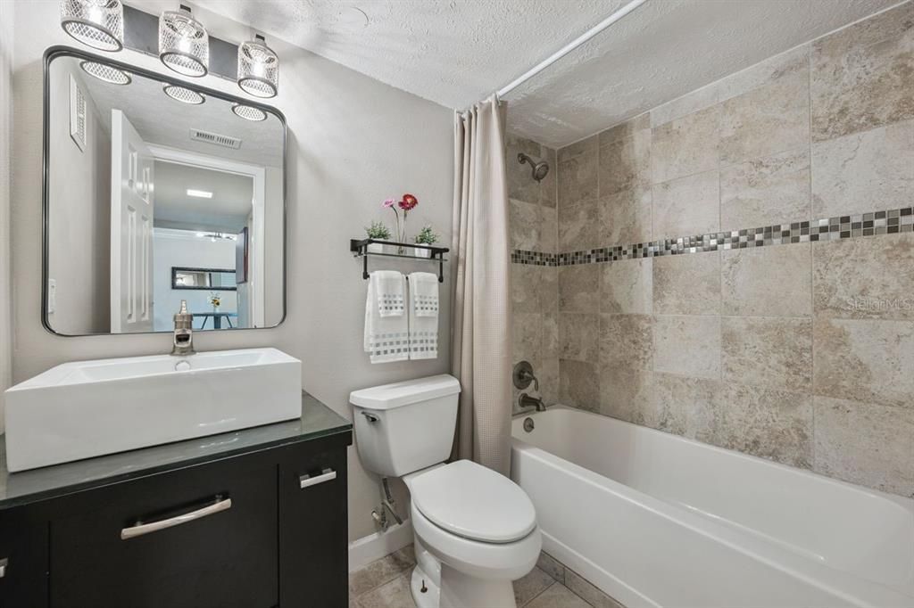 For Sale: $179,758 (1 beds, 1 baths, 730 Square Feet)